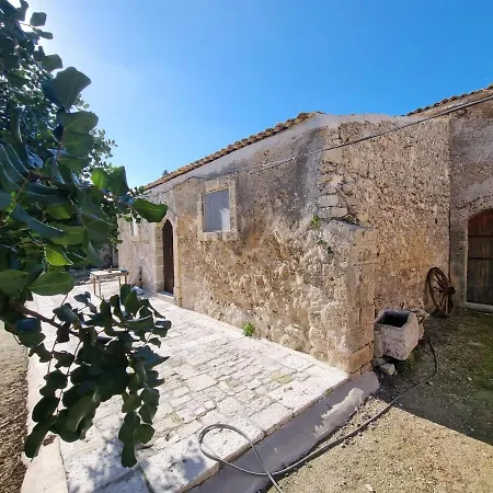 Il Casale Suite&rooms Guest house Burgio (Siracusa)